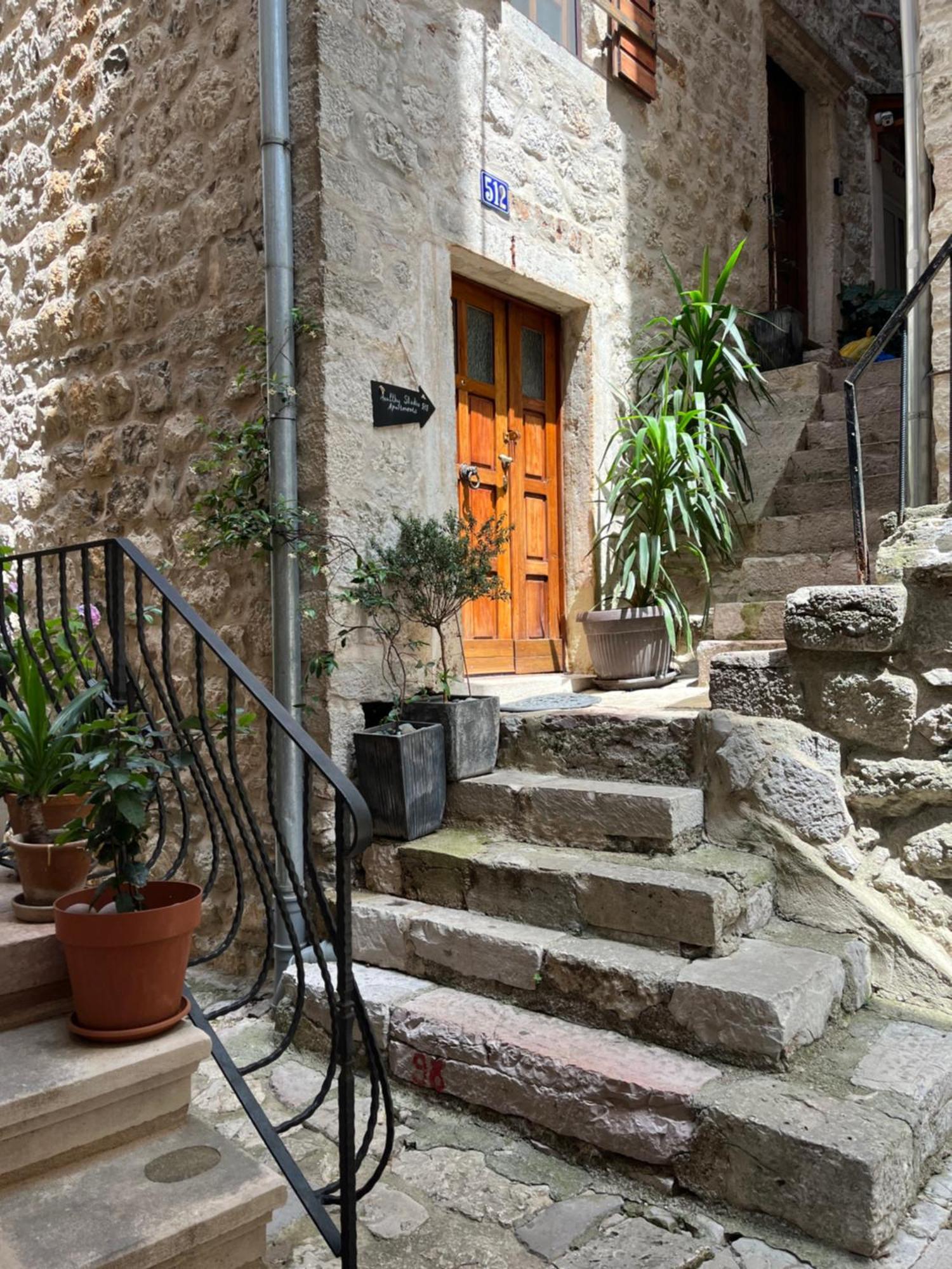 Healthystudio512 Apartments Kotor Buitenkant foto